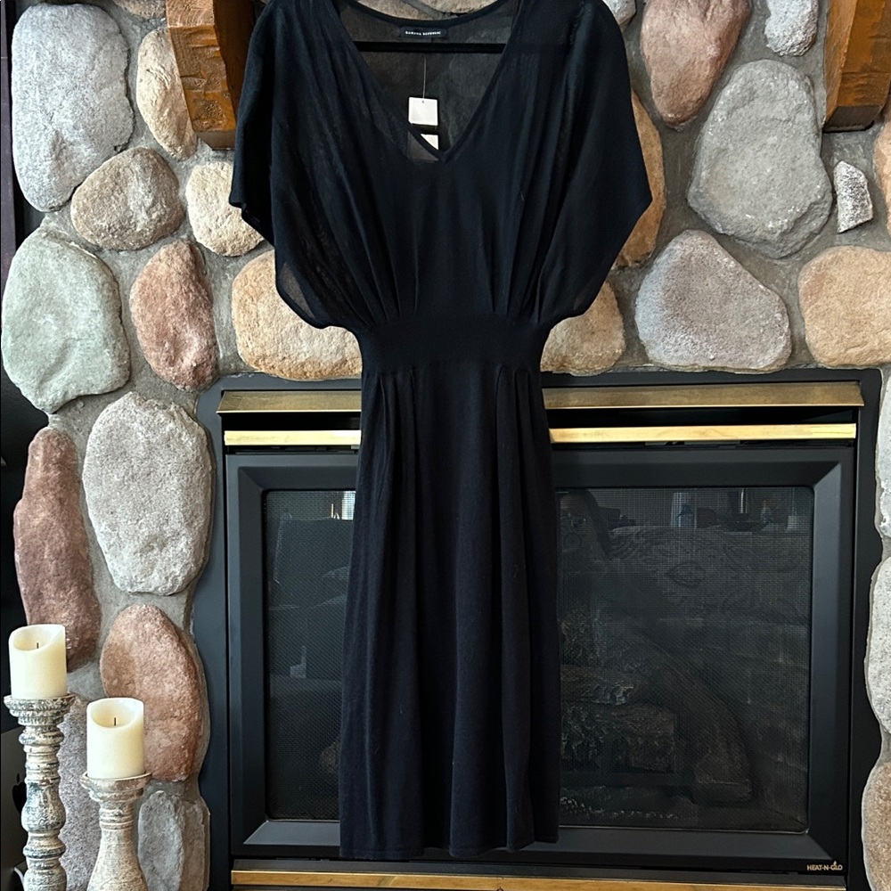 Banana Republic Black Short Dolman Sleeve V-Neck Midi Dress, Size M, NWT